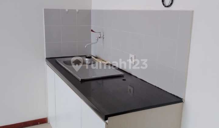 FOR RENT 2 BR Condominium Green Bay 2