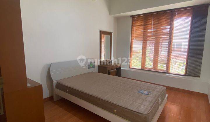 Rumah 2 Lantai Sudah Renovasi Semi Furnished SHM di Bintaro Sektor 9, Tangerang Selatan 2