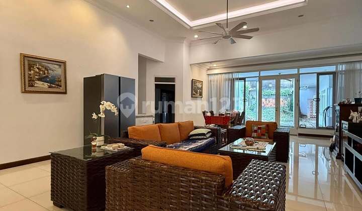 Beautiful Ready-to-Move-In House in Pondok Indah Beautiful Ready-to-Move-In House in Pondok Indah