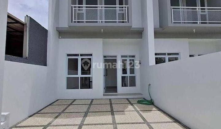 Rumah di Cisaranten Arcamanik 2 Lantai SHM Baru Siap Huni 1