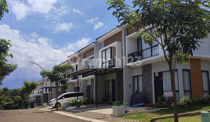 Rumah Mewah Batu Tulis di Kaki Gunung 2