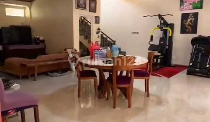 Nice 2-Story House in Taman Simpruk Lippo Cikarang 2