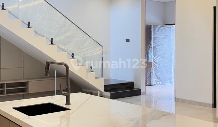 Rumah Super Bagus di Taman Simpruk Lippo Cikarang Rumah Super Bagus di Taman Simpruk Lippo Cikarang