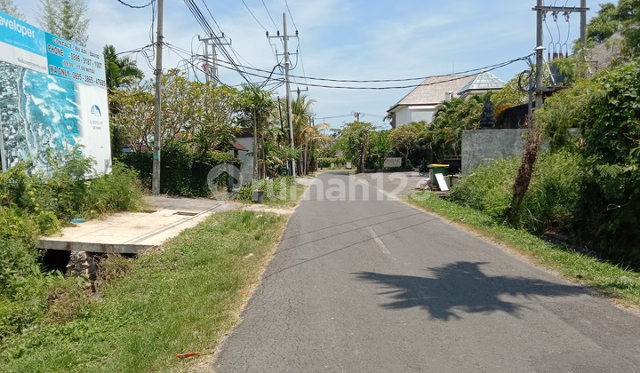Tanah:1000 M2(10 are) super langka siap Bangun Di jln utama pantai mengening Cemagi Bali  9