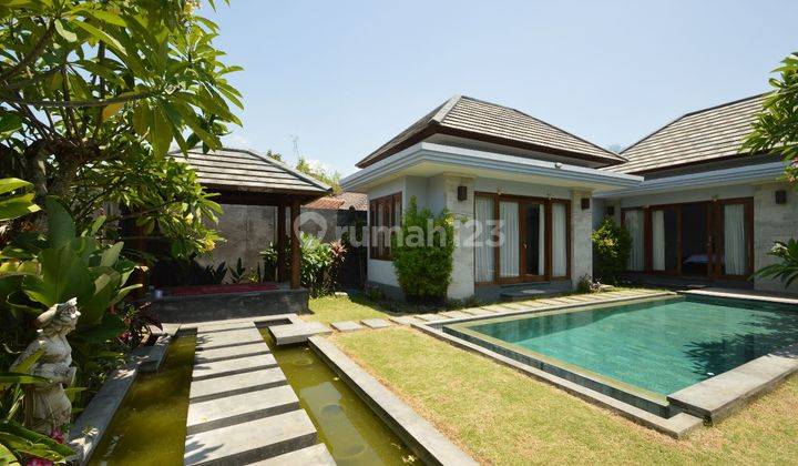 Villa Minimalis Super Langka Siap Huni Di Pantai Berawa Canggu Bali  2