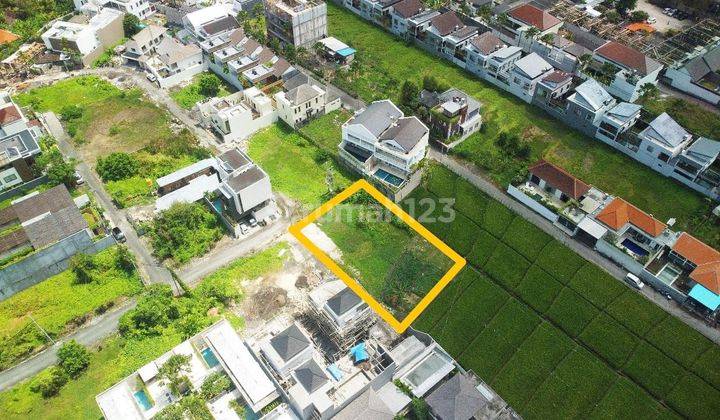 Tanah:949 M2(9,49 are) super langka siap Bangun Di Belakang Starbucks Canggu pantai Berawa Canggu Bali  1