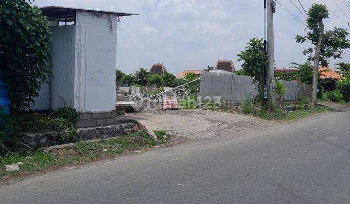 Tanah:5500 M2(50,5 are ) super langka siap Bangun Di jln utama pantai Seseh Munggu Badung Bali  1