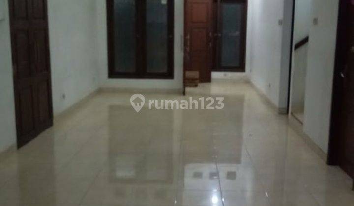 Rumah 2 Lantai Dekat Akpol,bebas Banjir 2