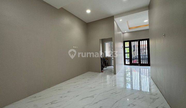 Rumah 2 Lantai100 % Baru Mewah Granit ,siap Huni 2