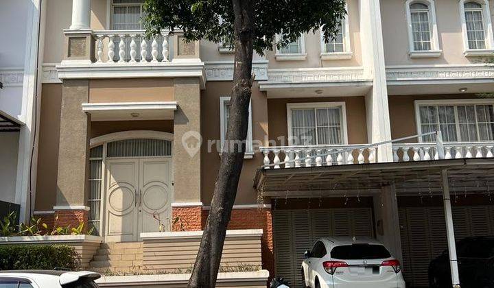 Dijual Rumah Cluster Europe di Jalan Boulevard Utama, Halaman Belakang Luas, Lokasi Strategis Green Lake City 1