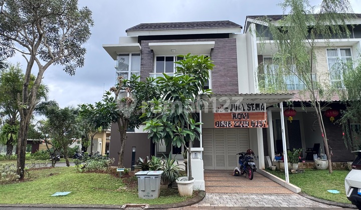 For Sale/For Rent 2-Story Hook House in Gading Serpong, Strategic Location