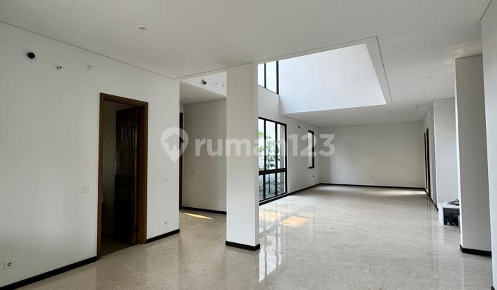 Premium Area House The Zora Bsd City 3 Floors With Elevator 2