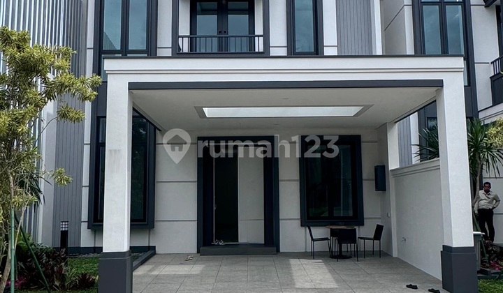 Modern Classic 2-Story House in Cluster Matera Residence Gading Serpong