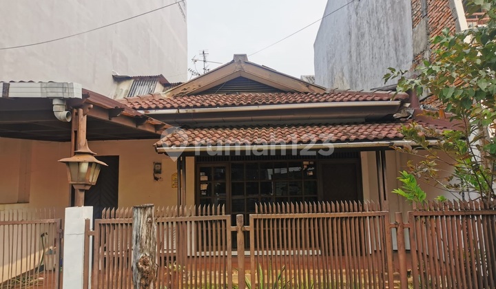 Rumah LT 160m2 Puri Indah Kembangan Selatan - Jakarta Lokasi Strategis