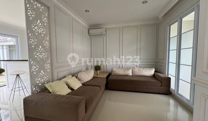 Rumah Hook 2 Lantai Cluster Granada Gading Serpong. Masih Ada Taman yang Cukup Luas 2