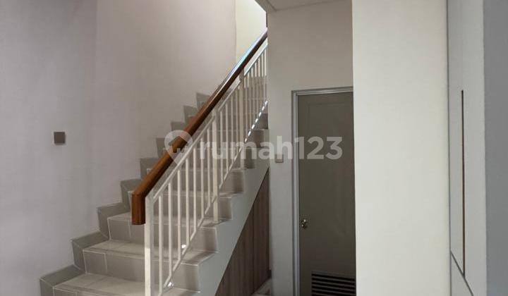 Rumah 2 Lt Nara Village Gading Serpong. Full Furnish dan Full Renovasi 2