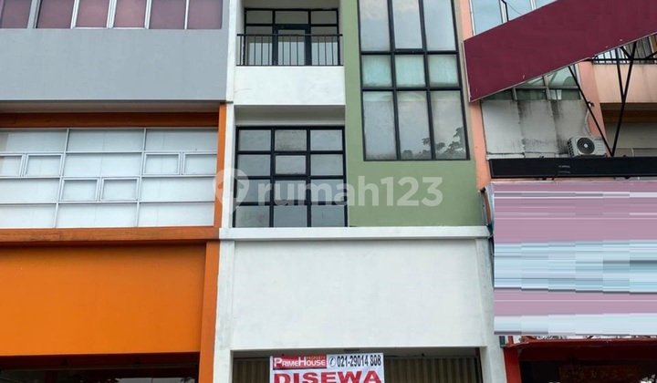 DISEWA Ruko Boulevard 3 lantai strategis di Boulevard Utama