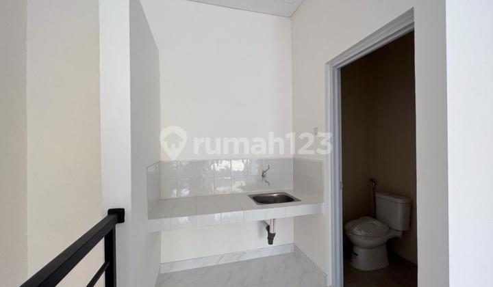 For Sale 2-Story Shophouse in Modern Paramount Market Complex, Bustling Neighborhood 2