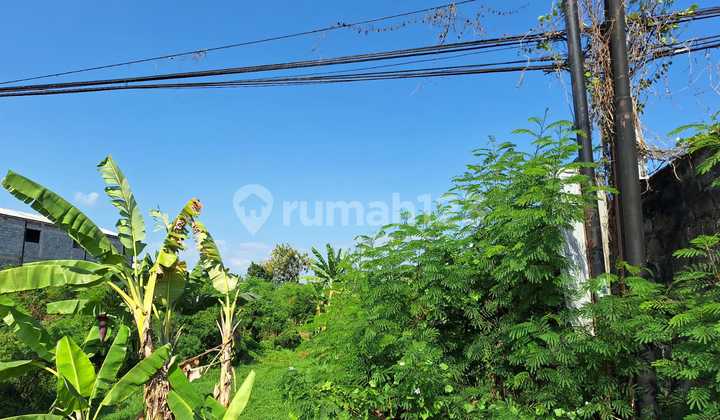 Land on Jl. Parangtritis Dalam Ringtoud