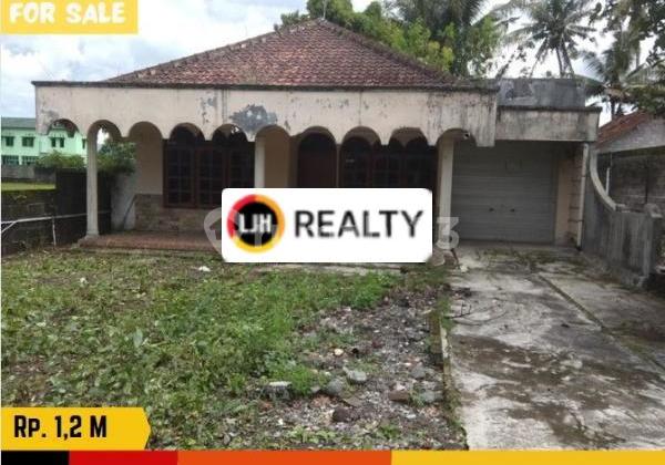 Rumah Sedayu Jl. Wates Halaman Luas Harga Pasar Dekat Kampus 