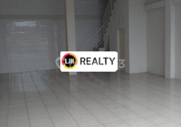 Nice shop house, strategic location on Jl Kusumanegara. 2