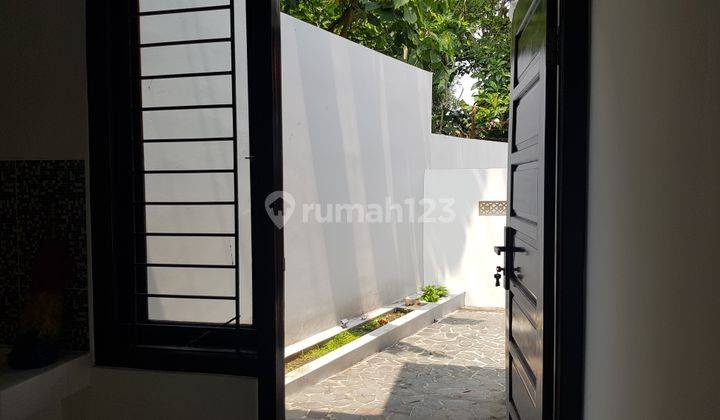 Rumah bagus 2 lantai dalam perumahan di Jl Kaliurang km 8 2