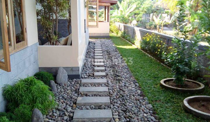 Rumah fully furnished model modern tropical di Ganjuran cocok untuk homestay atau hunian pribadi 4