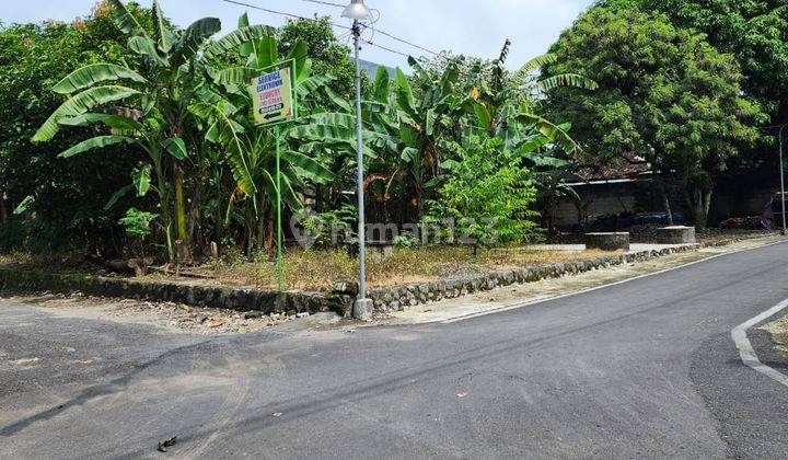 Tanah Pekarangan Posisi Hook Di Kadirojo, Purwomartani Cocok Untuk Hunian, Lingkungan Aman Tenang