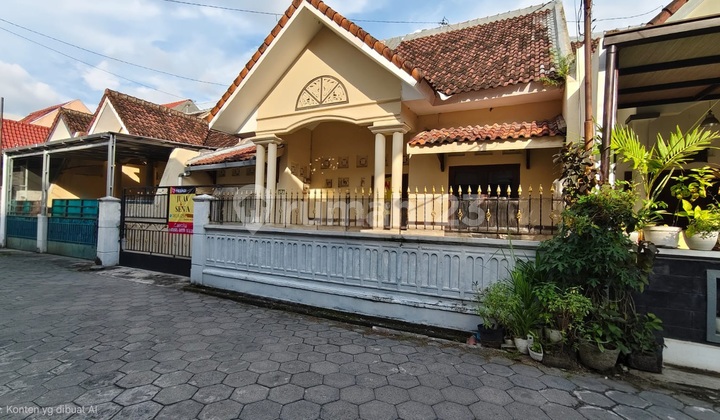 2-Story House in Perum Gentan Raya, Strategic Location, Safe and Comfortable