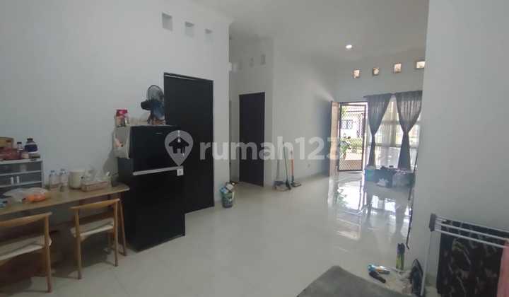 Rumah View Taman Dalam Perumahan di Jaticempaka Pondok Gede Bekasi