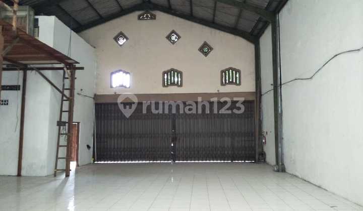 Ready-to-use warehouse on Sawojajar street Ready-to-use warehouse on Sawojajar street