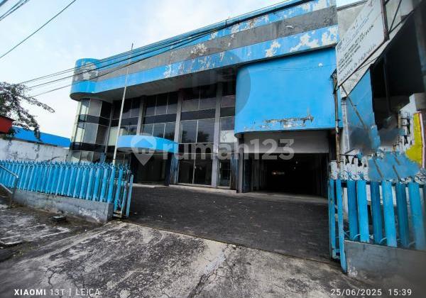 Bangunan cocok jadi kantor di jalan Dr. Cipto 1