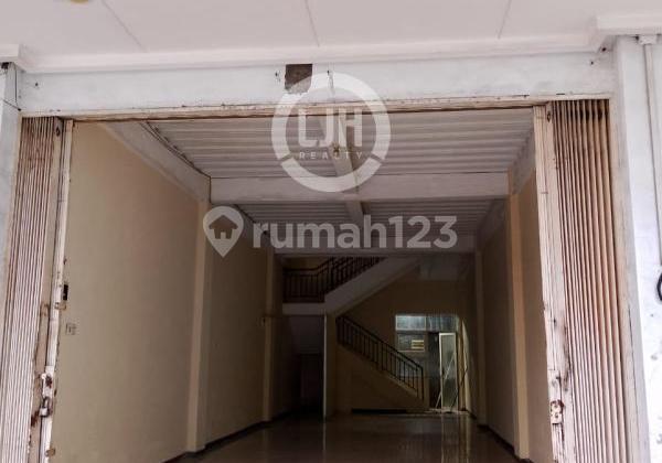Ruko Siap Pakai di Jalan Soekarno Hatta 1