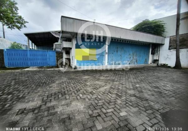 Bangunan Usaha di Jalan Majapahit 1