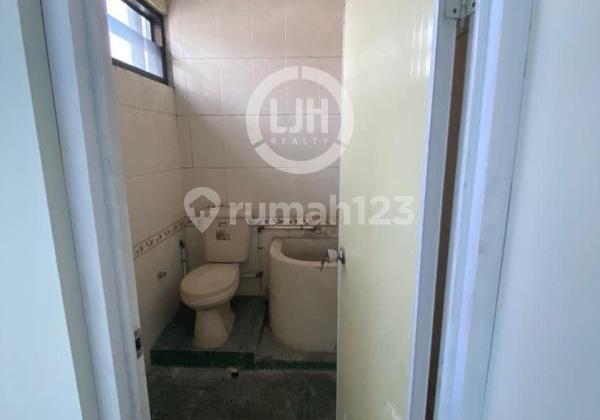 Bangunan Usaha di Jalan Brigjend Sudiarto 2