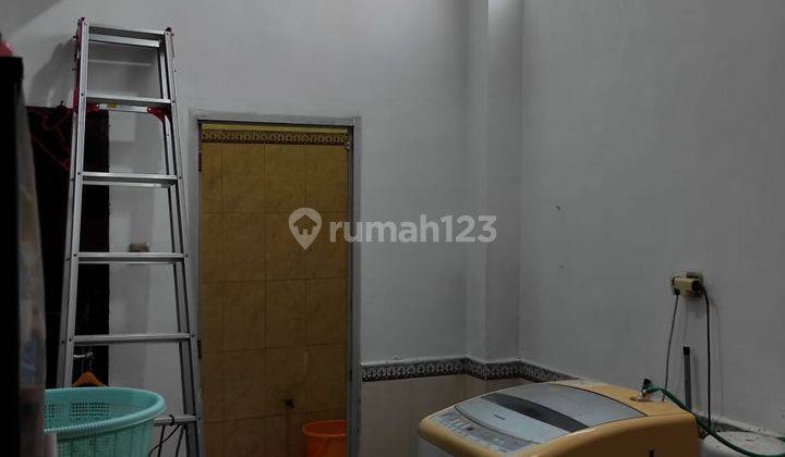 Rumah 2 Lantai SHM dijual di Jl. Faisal 15 makassar 10