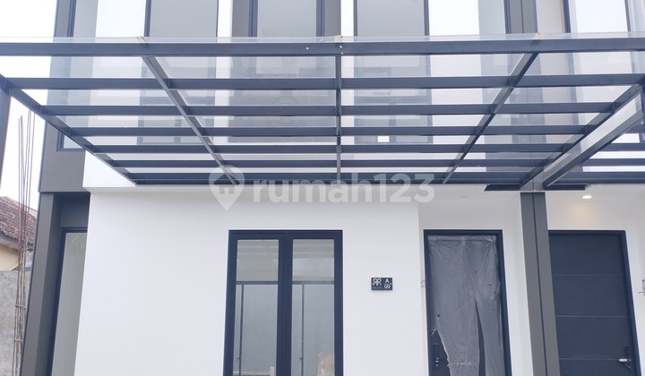 Rumah 2 Lantai di Tengah Kota Makassar Dekat Sertifikat SHM Rumah 2 Lantai di Tengah Kota Makassar Dekat Sertifikat SHM
