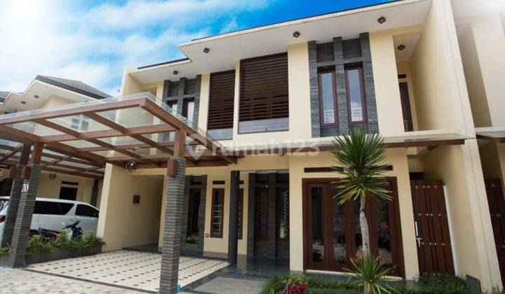 RUMAH MEWAH CIUMBULEUIT KAWASAN BANDUNG UTARA DEKAT UNPAR 1