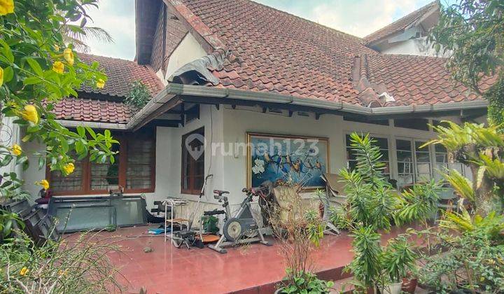 Murahh !! Rumah Vintage Sayap Dago Prime Lokasi