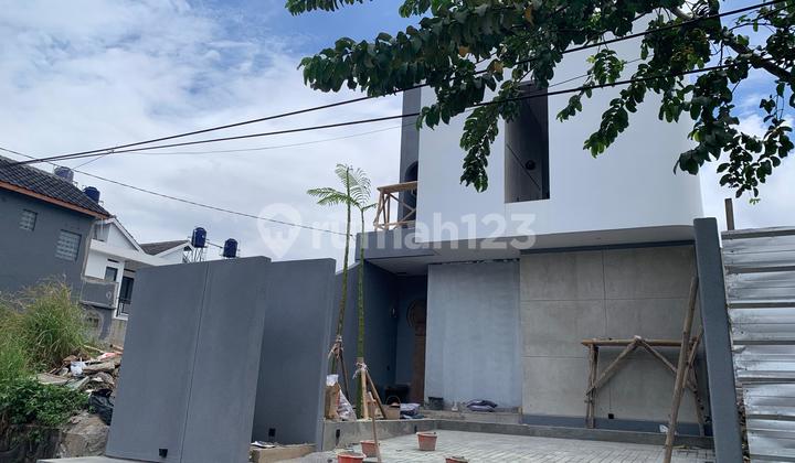 Beautiful Minimalist House Central Bandung Near TSM