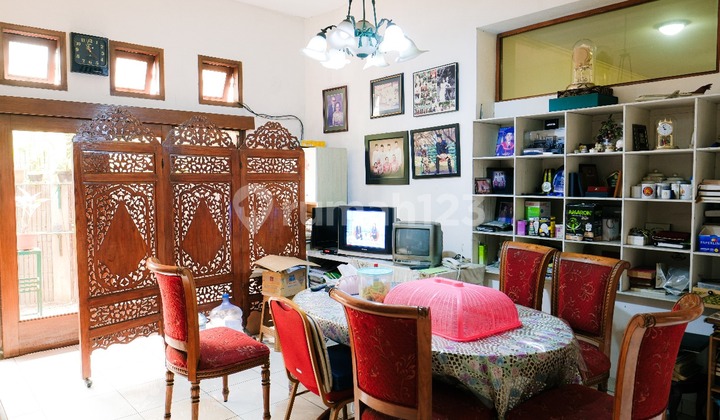 Jual Rumah Plus Tempat Usaha Kafe Lokasi Area Jl Riau Bengawan 2