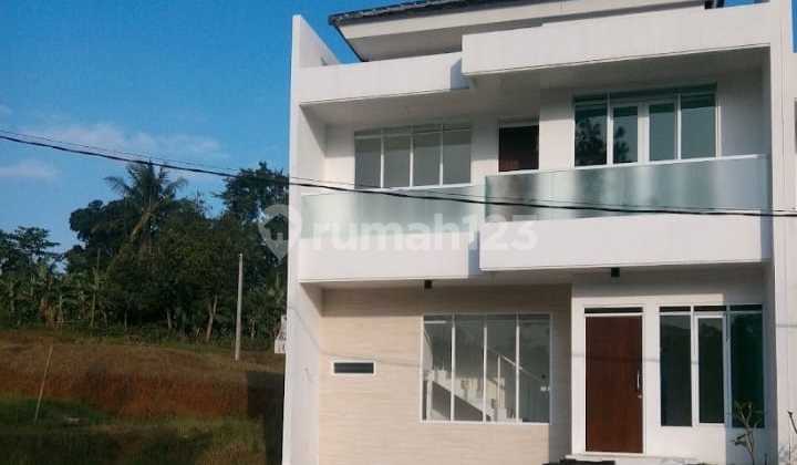 Rumah baru 1M-an dekat kampus itenas dan widyatama di cikutra highland