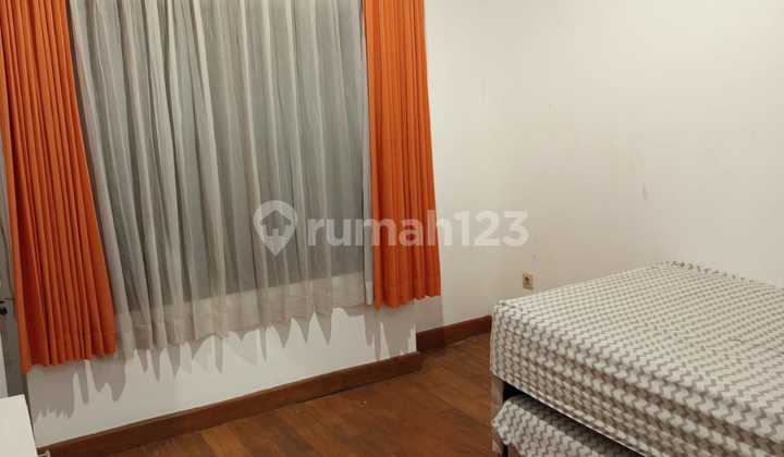 Ready-to-live-in houses are rare in Dago Asri, Bandung. Ready-to-live-in houses are rare in Dago Asri, Bandung.