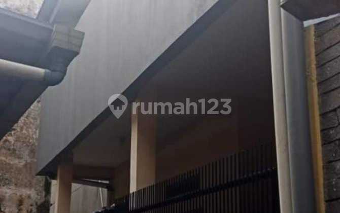 Rumah terawat strategis plus usaha di siti munigar, astana anyar - bandung