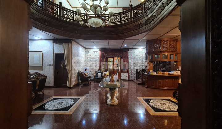 Rumah Mewah Lokasi Elit di Geusan Ulun, Dago - Bandung
