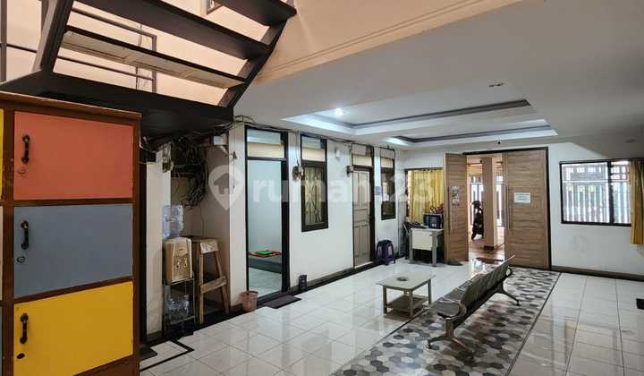 Active boarding house near Maranatha campus in Babakan Jeruk - Pasteur. 2