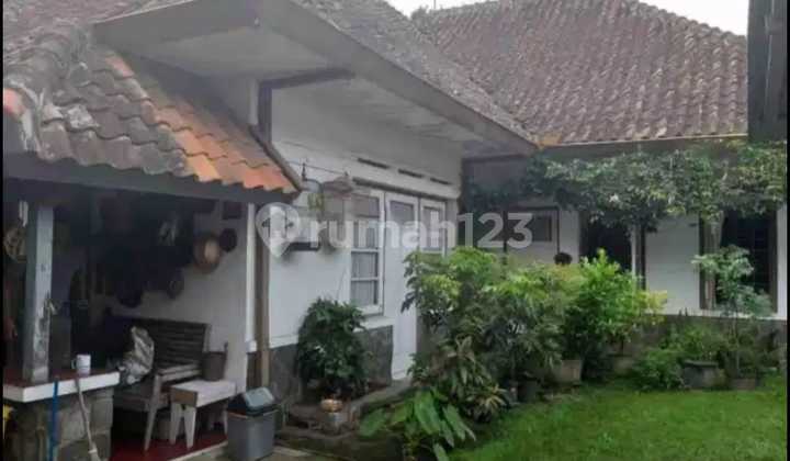 Rumah Lama untuk Usaha dan Komersil di Main Road Riau, Bandung