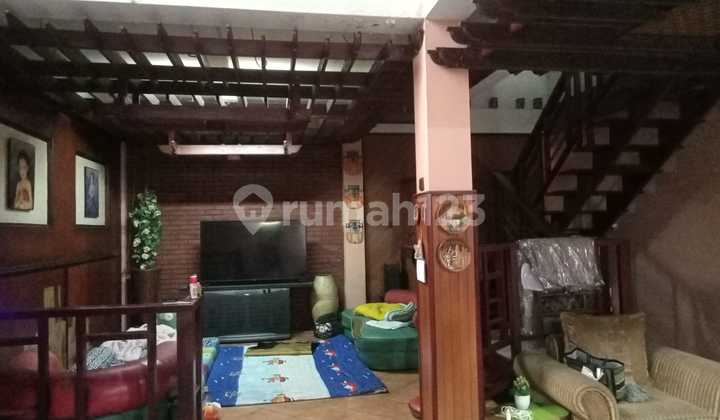 Rumah terawat strategis dekat griya antapani 1