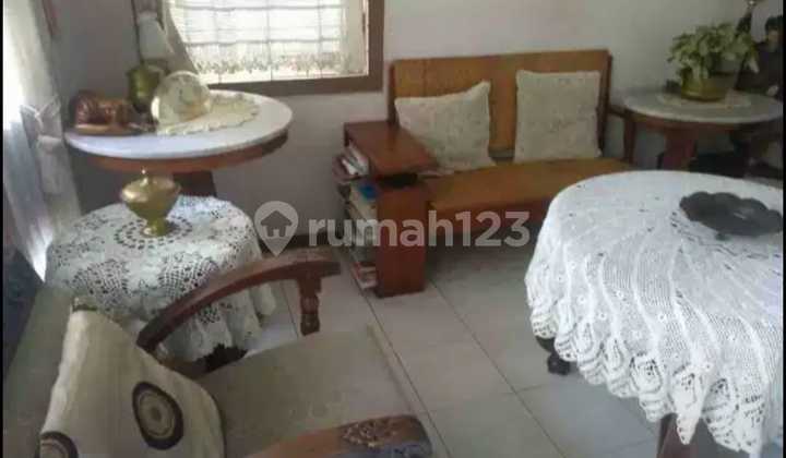 Rumah Lama untuk Usaha dan Komersil di Main Road Riau, Bandung 2