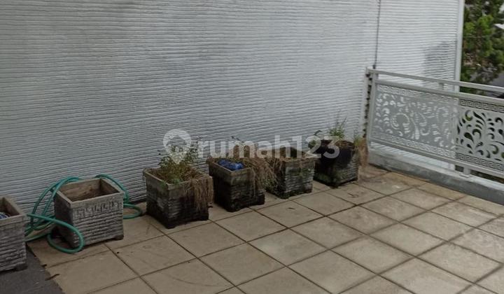 Move-in ready house near Al-lathiif Mosque in Saninten, Riau-Bandung area. Move-in ready house near Al-lathiif Mosque in Saninten, Riau-Bandung area.